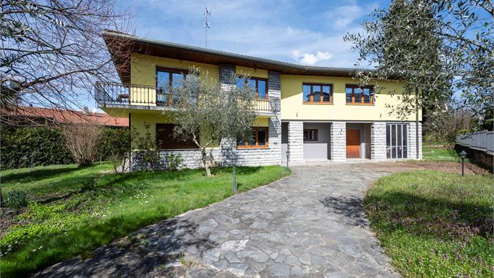 Villa in vendita a Varese